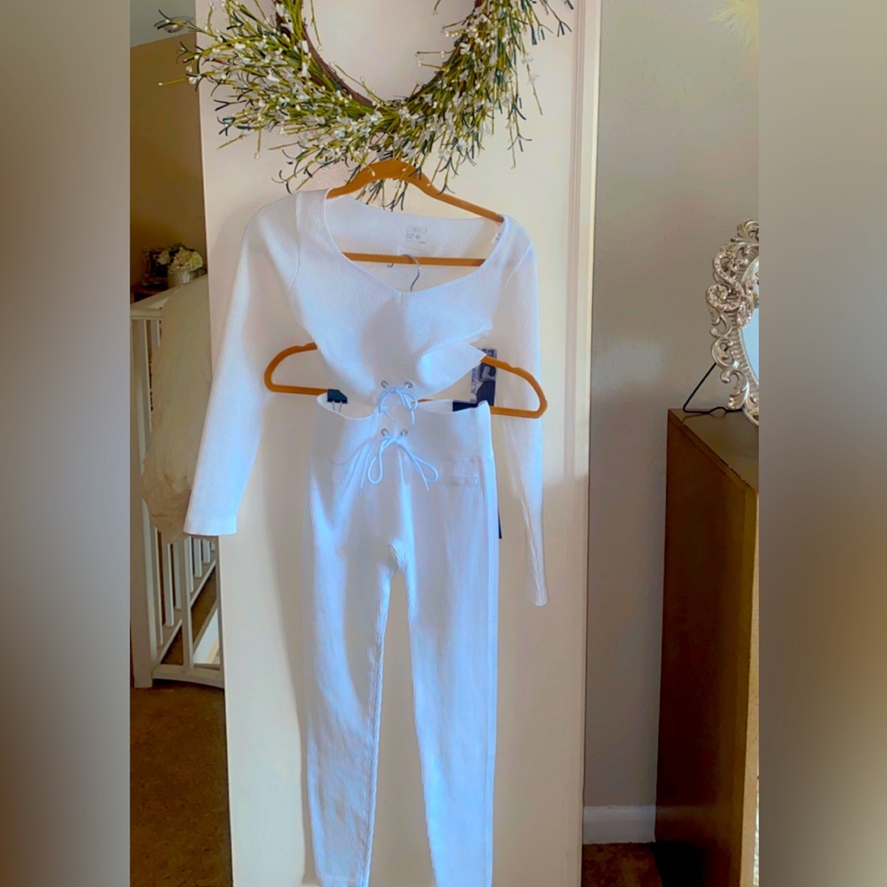 White active wear set